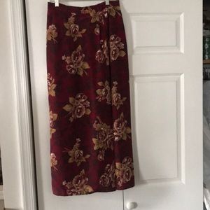 Ladies skirt.